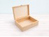 Caja de madera pino 26,5x20,5x9 cm. c/bisagra y broche Ref.P00CL2