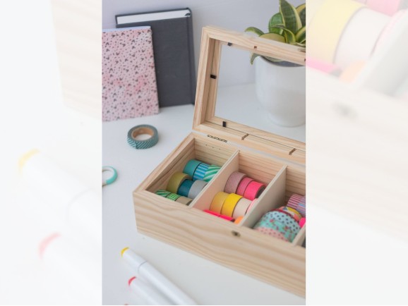 Wooden box 29x14x9 cm. 4 divisions with glass top Ref.P00CC5V