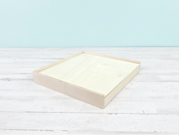 Wooden box 27x27x4 cm. with sliding lid Ref.PC5F