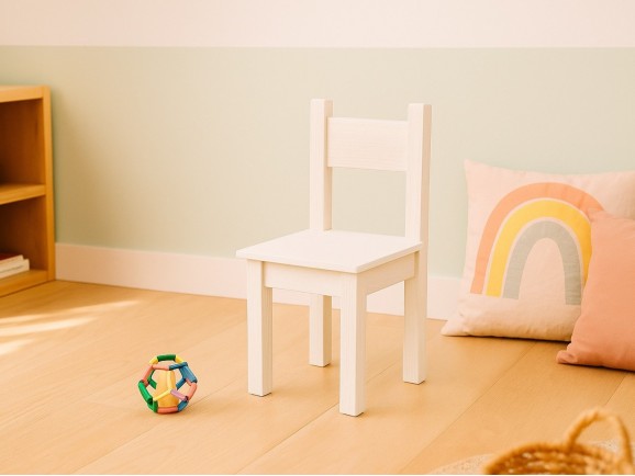 Straight white children's chair Ref.AR02844