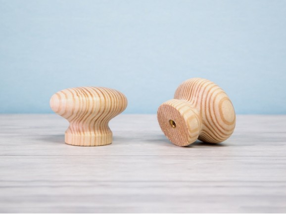 Tirador pomo de pino Ø4,5 cm. c/tuerca Ref.7B