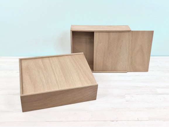 Wooden box 35x28x10 cm. with sliding lid Ref.P1454C8J3