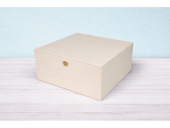 Wooden box 33x33x15 cm. with hinge and clasp Ref.P53C54