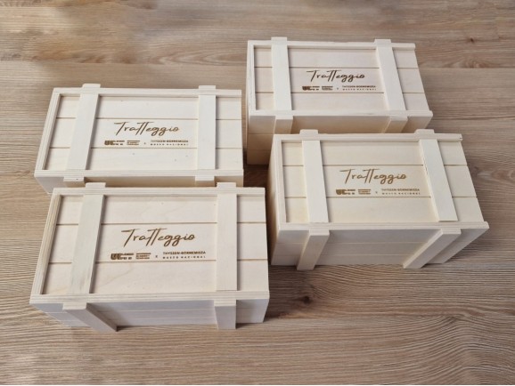 Wooden box Type Packaging 22x12x12 cm. with sliding cover Ref.PC10