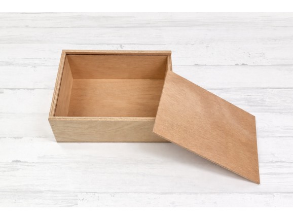 Wooden box 23x18.5x10 cm. with sliding lid Ref.PC21H