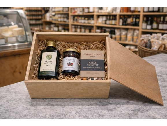 Wooden box 23x18.5x10 cm. with sliding lid Ref.PC21H