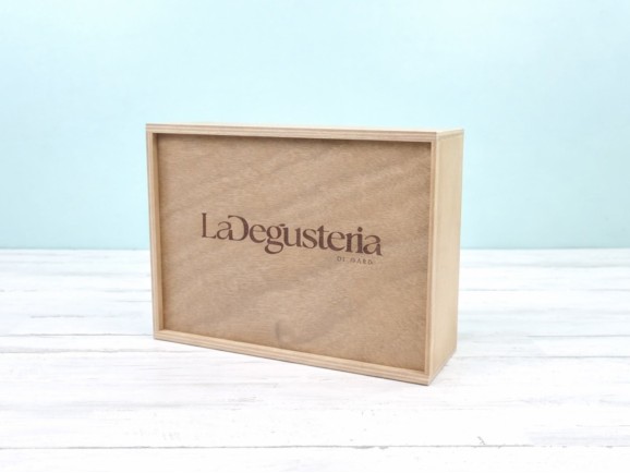 Caja de madera 26,5x18x10,5 cm. c/tapa corredera Ref.PC29