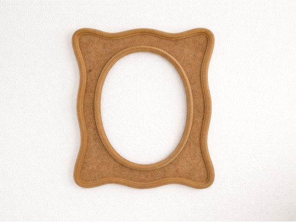 Wavy decorative frame for oval mirror Ref.MO610