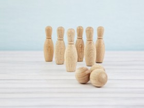 Natural wood mini bowling pins 5.5 cm. Ref.CCTL50
