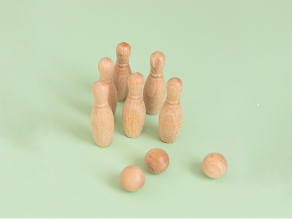 Natural wood mini bowling pins 5.5 cm. Ref.CCTL50