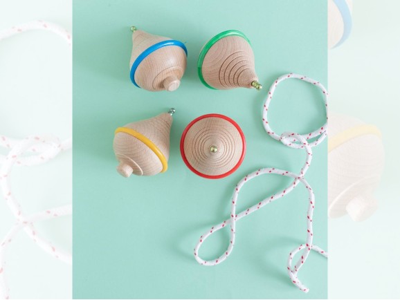 Peonza de madera con aro de color Ref.CCTM4002