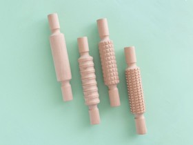 Wooden rollers for plasticine 4 units. Ref.OP211425