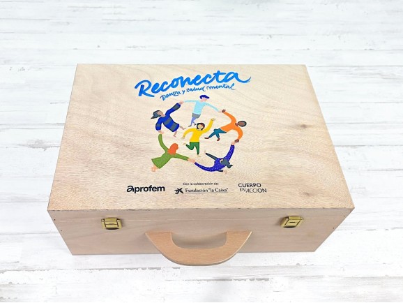 Wooden suitcase box 38.5x26.5x16 cm. with wooden handle Ref. PCM55