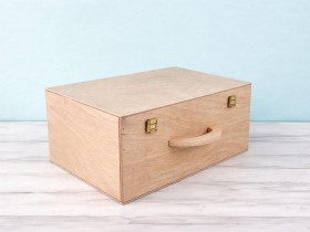 Wooden suitcase box 38.5x26.5x16 cm. with wooden handle Ref. PCM55