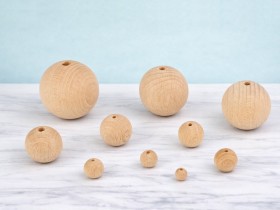 Bolas de madera con taladro Ref.100T