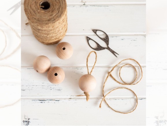 Wooden balls with bore Ref.100T