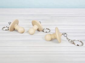 Llavero chupete de madera Ref.CC91