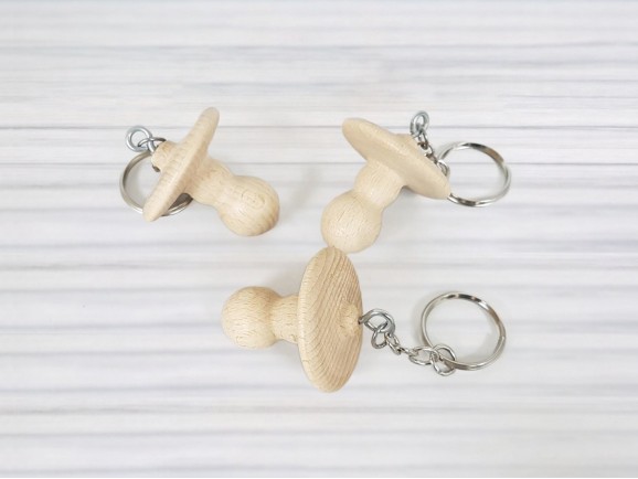 Wooden Pacifier Keychain Ref.CC91
