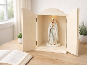 Large wooden oratory 31x42x18.5 cm. with doors Ref.AW24051