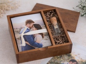Aged wooden box for 10x15 photos with wooden lid Ref.P00CF13T