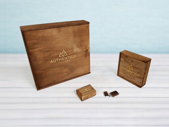 Aged Box 10x15 photos with Wood Cover Ref.P00CF13T