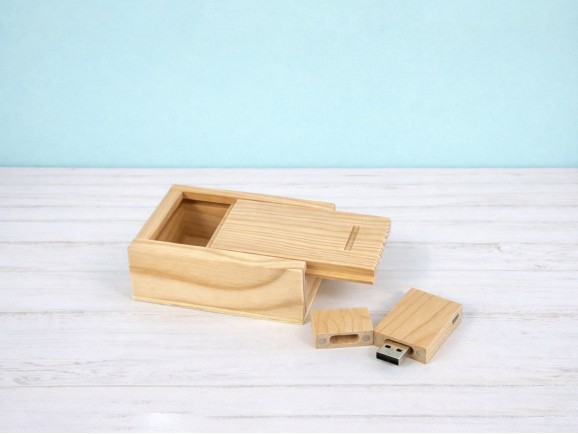 Classic wooden pendrive with magnet Ref. USBCH2