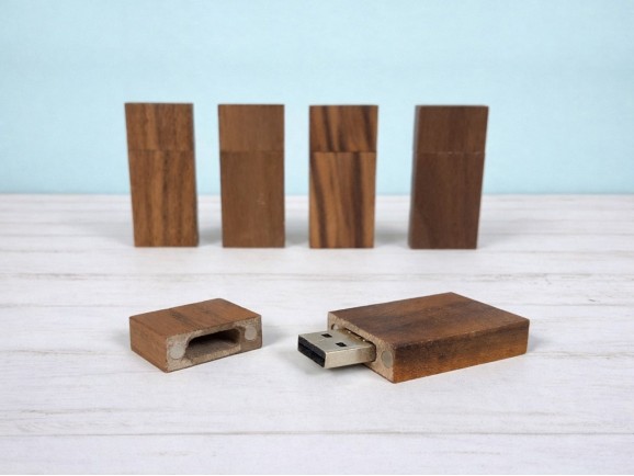 Classic Dark Wood PenDrive with Magnet Ref. USBCH3