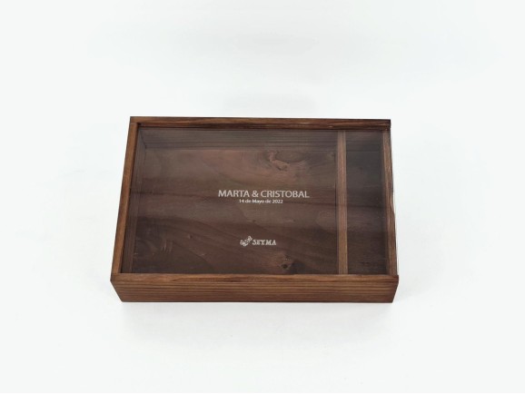 Aged wooden box for photographers with methacrylate lid Ref.P1454DTM