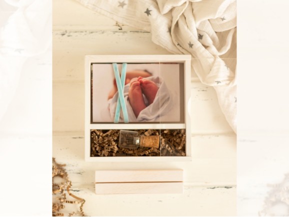 White wooden box for 10x15 photos with methacrylate lid Ref.P00CF13B1M