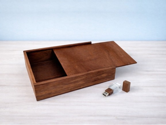 PenDrive de Madera Oscura y Cristal Ref.USBCH8