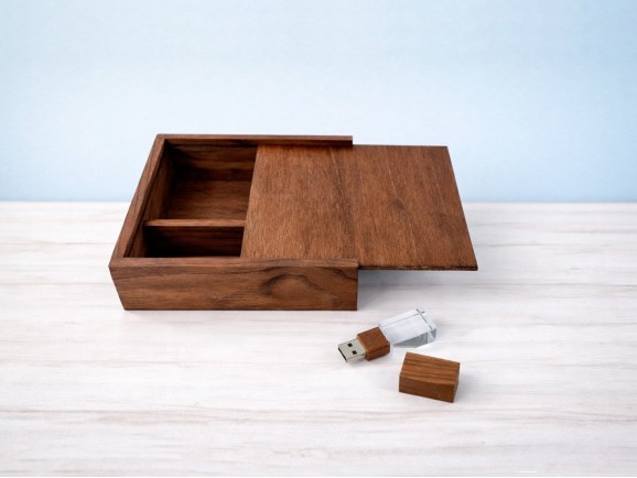 PenDrive de Madera Oscura y Cristal Ref.USBCH8