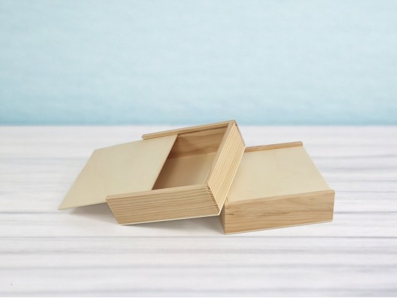 Wooden box 17.5x17.5x5.5 cm. with wood top Ref.P00C3