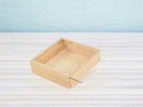 Wooden box 17.5x17.5x5.5 cm. with methacrylate lid Ref.P00C3M