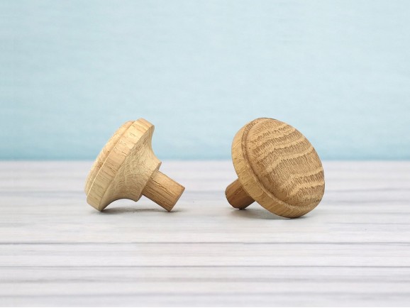 Knob knob oak Ø4 cm. with spike Ref. 12