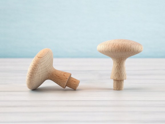 Beech mushroom handle Ø4.5 cm. with spike Ref.13