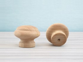 Beech and oak knob handle Ø4 cm. with nut Ref.14