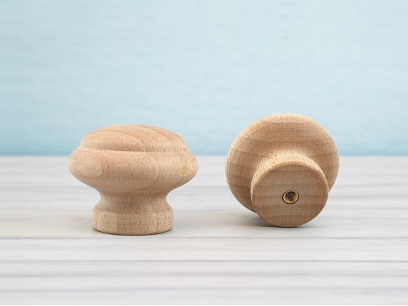 Beech and oak knob handle Ø4 cm. with nut Ref.14