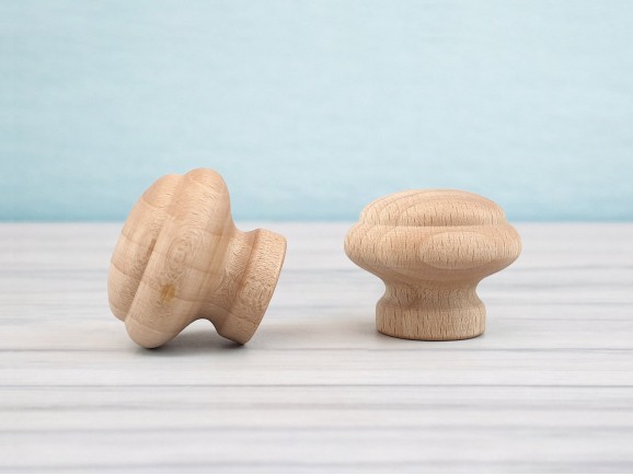 Beech and oak knob handle Ø4 cm. with nut Ref.14