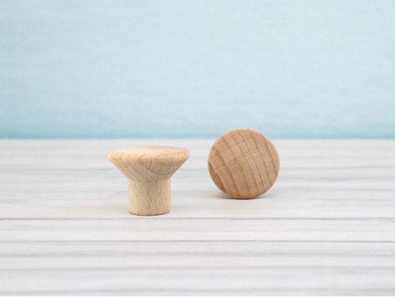 Beech knob handle Ø2.5 cm. with nut Ref.16