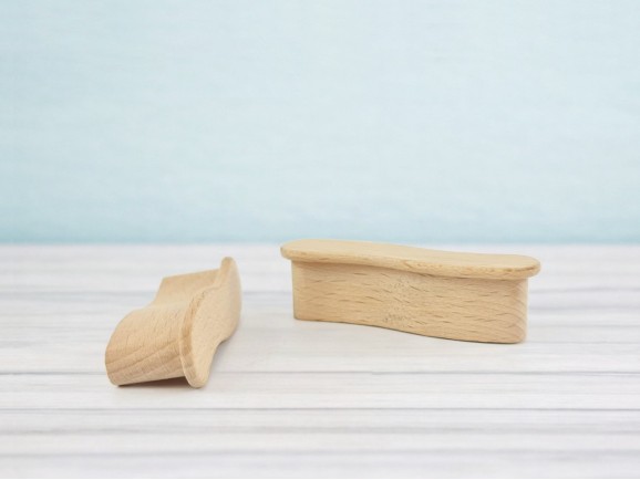 Tirador forma ola de haya 6 cm. Ref.59