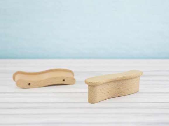 Beech wave-shaped handle 6 cm. Ref.59