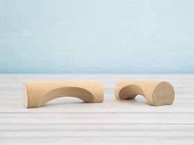 Profiled beech handle 9 cm. Ref.51