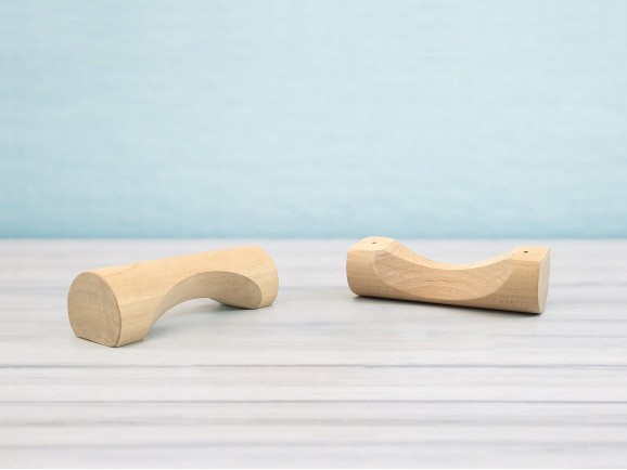 Profiled beech handle 9 cm. Ref.51