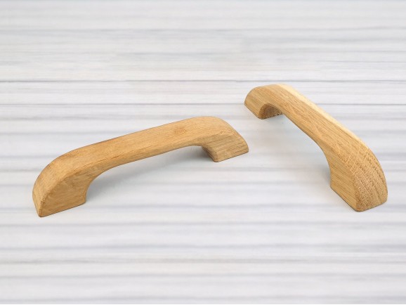 Flat oak handle handle 13 cm. with 2 nuts Ref.53R