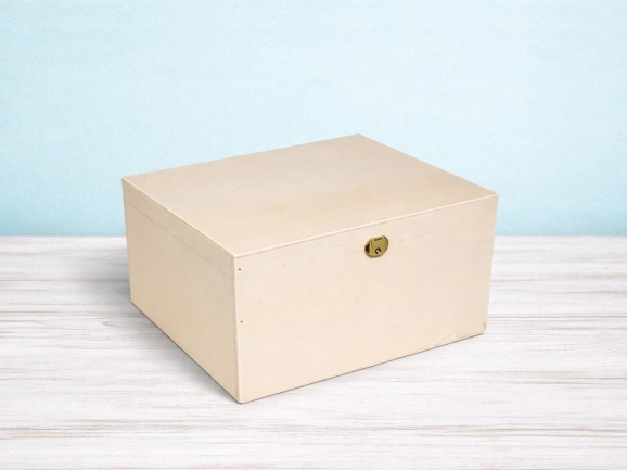 Caja de madera 28x24x16 cm. c/bisagra y broche Ref.PC4F9