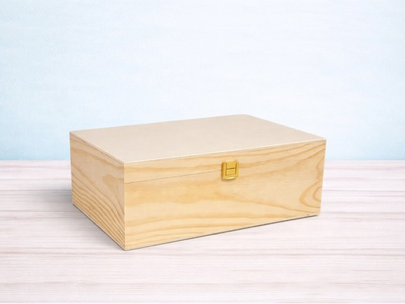 Pine wood box 33x22x12 cm. with hinge and clasp Ref.PC6PF1