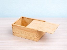 Caja de madera pino 24x15x11 cm. c/tapa corredera Ref.DRPZ310