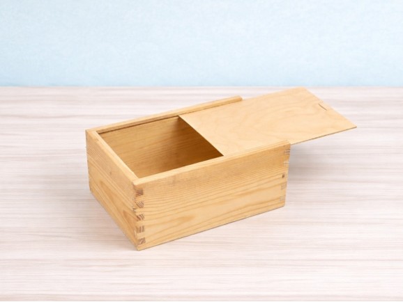 Caja de madera pino 24x15x11 cm. c/tapa corredera Ref.DRPZ310