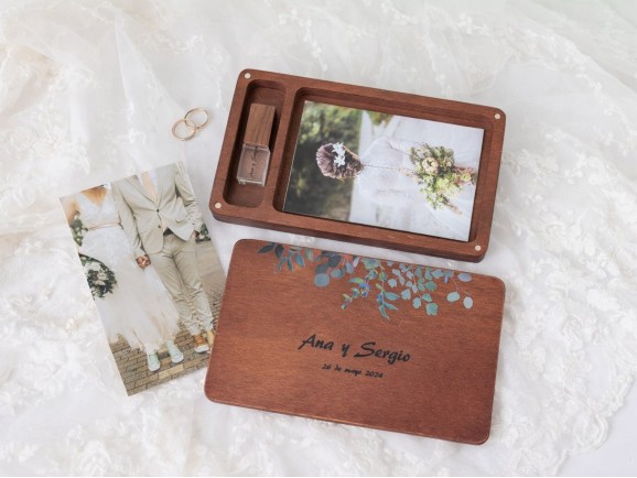 Varnished photo box with magnets 2 sizes Ref.PCF5V