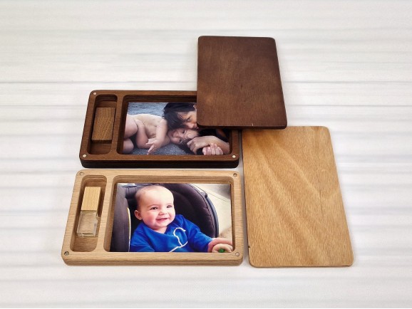 Varnished wooden photo box with magnets, 2 sizes. Ref. PCF5V